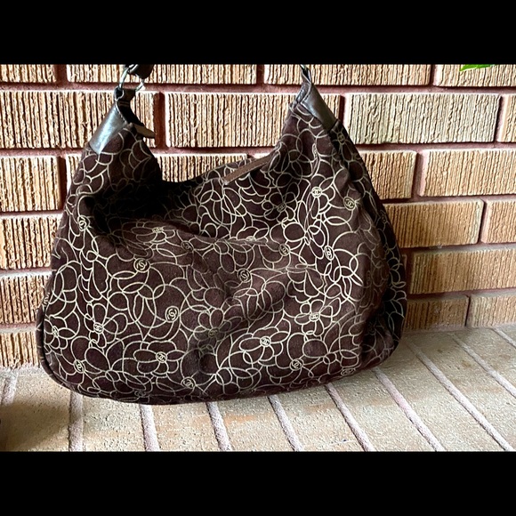 *****SOLD*****Chanel camelia hobo bag - Picture 2 of 16